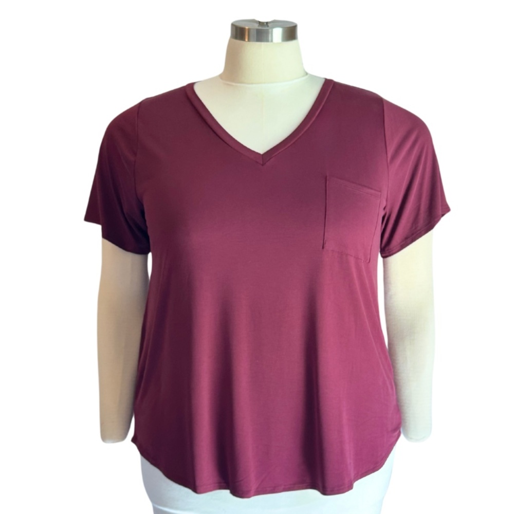 Women's Plus Size Zenana Burgundy V-Neck T-Shirt with Front Pocket